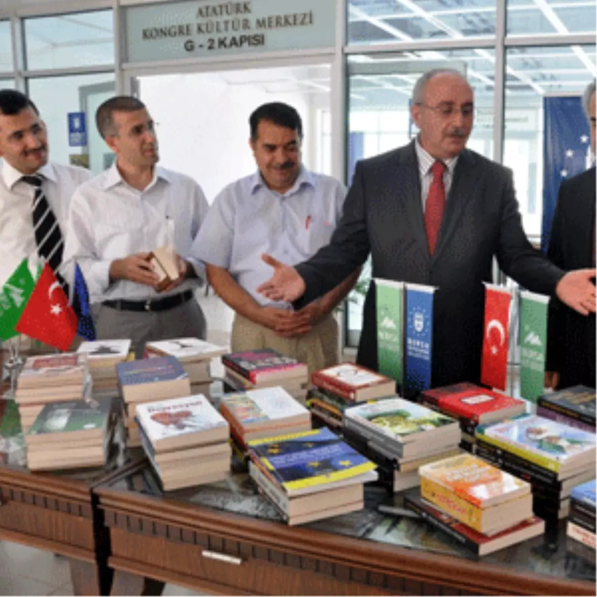 "Bir Kütüphane Kurmak, Bir Cezaevi Kapatır"