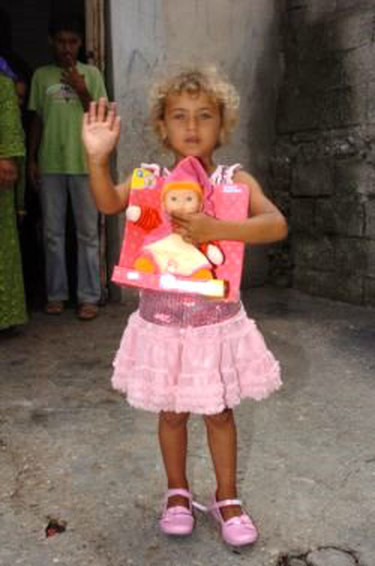 Hülya Pembe Pabuçlarına Kavuştu
