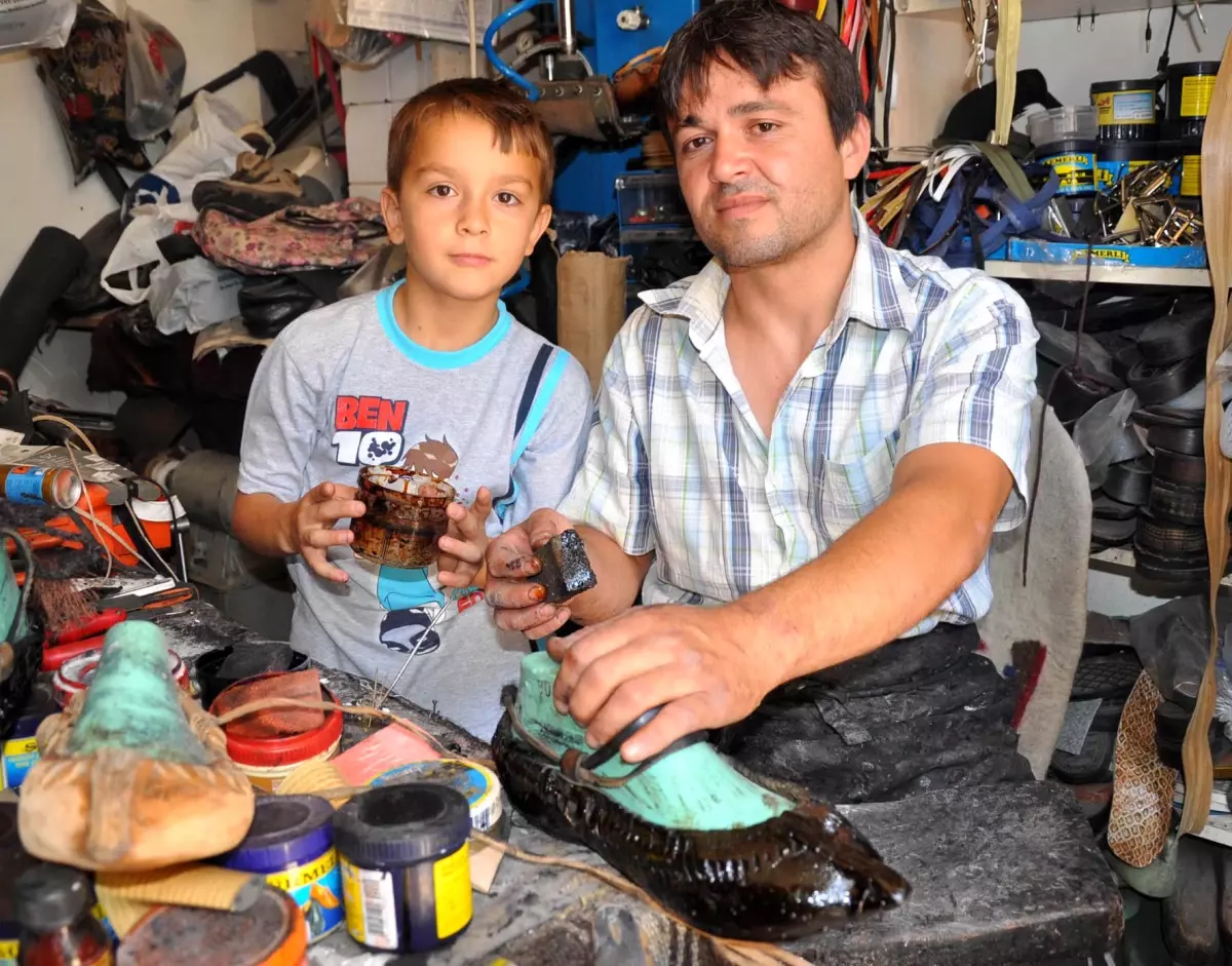 \'teke Yöresi Çarığı\'nı, 10 Yaşındaki Şaban Burak Yaşatacak