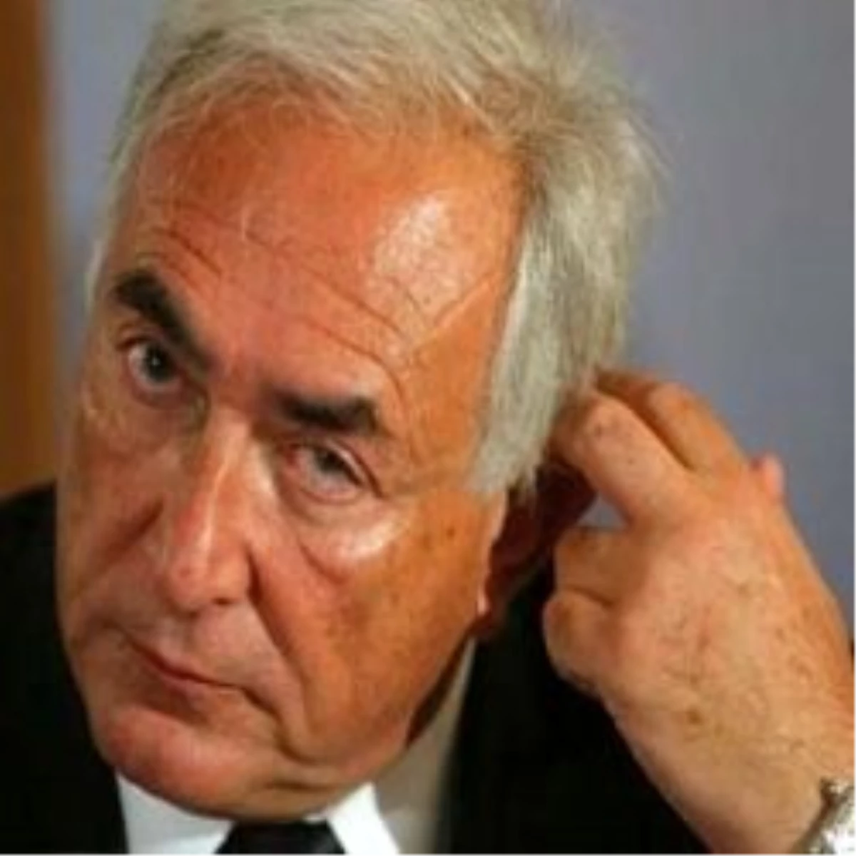 Strauss-Kahn\'la İlgili Soruşturma Sürüyor