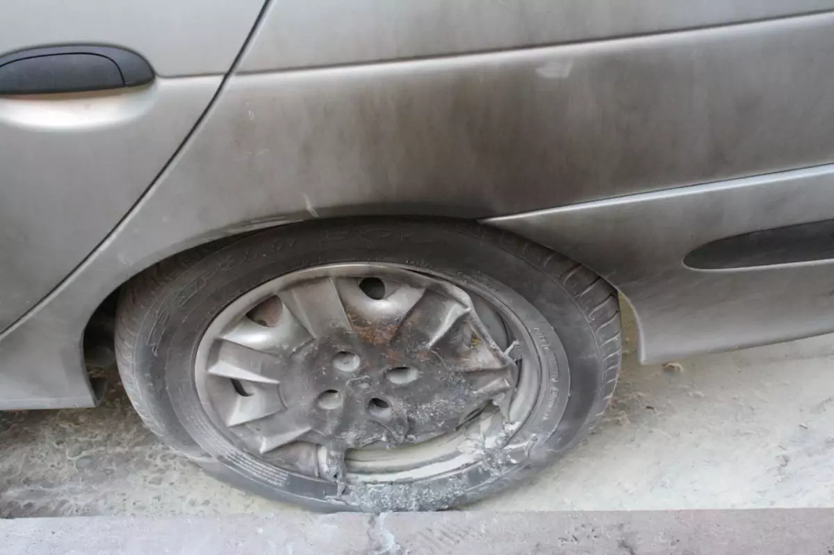 Emekli Bekçinin Otomobiline Molotoflu Saldırı