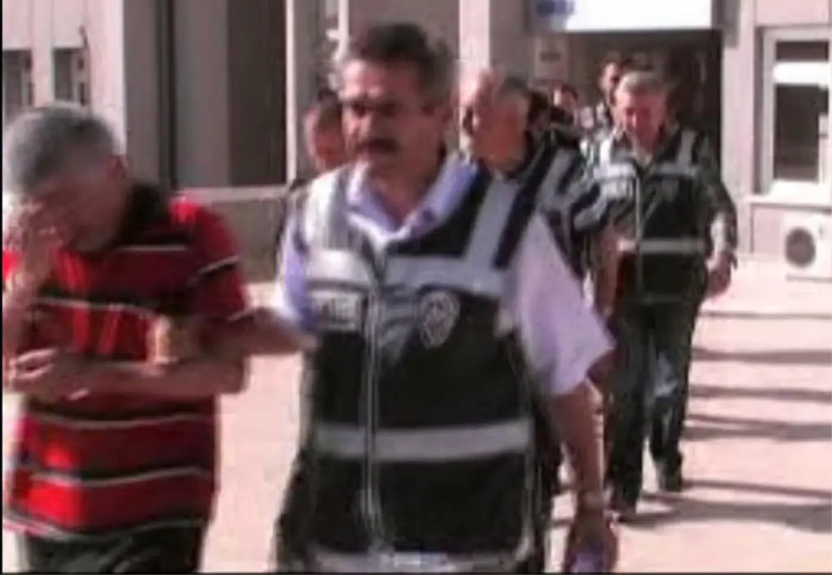 Abdest Alanların Cüzdanlarını Çalanlar Yakalandı