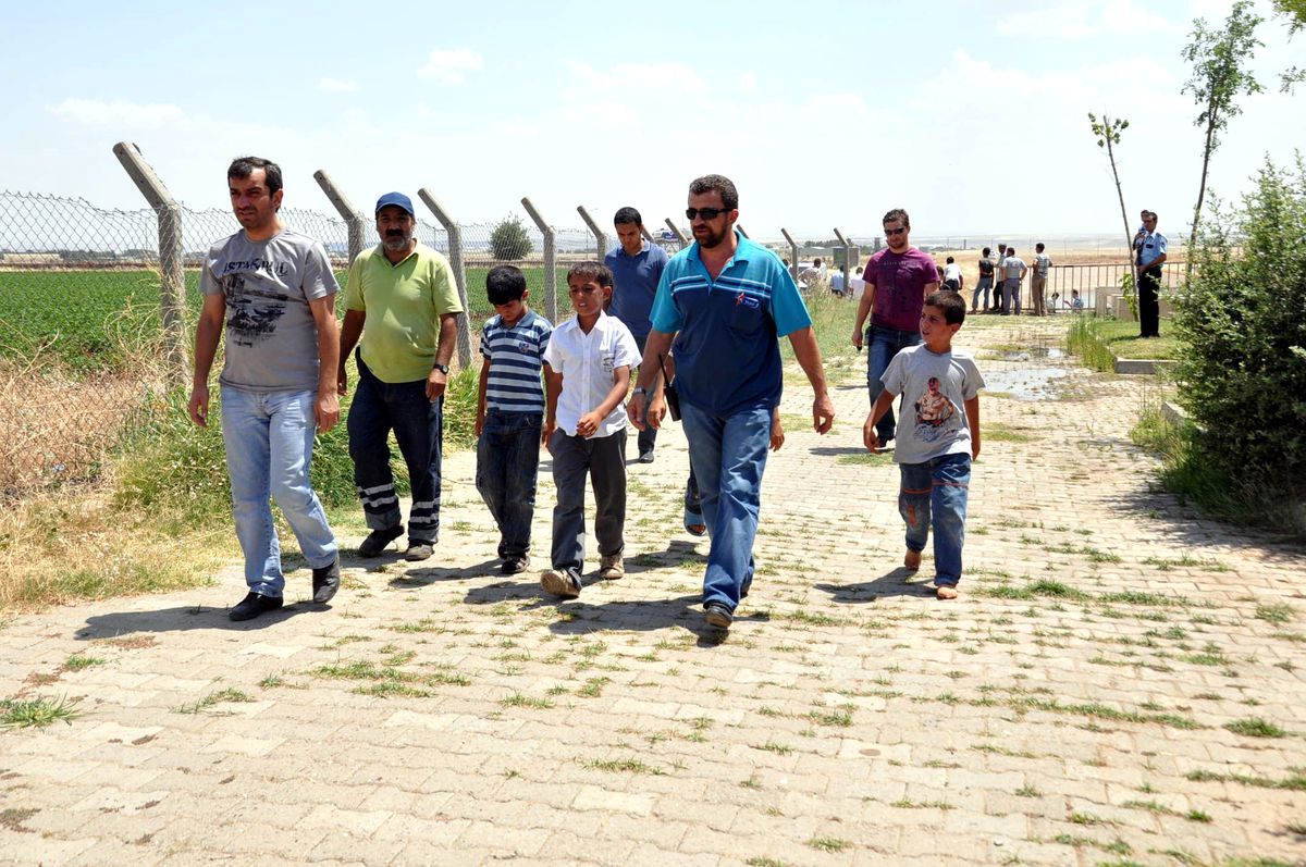 Elinde Bomba Patlayan Çocuğun Parmağı Koptu