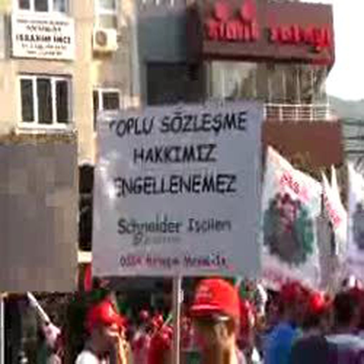 Serdaroğlu, İşçiler Sendikal Haklarından Vazgeçmeyecektir
