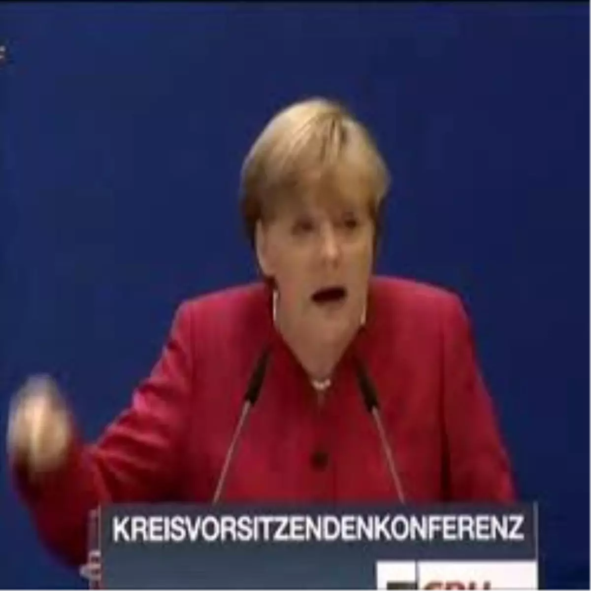 Merkel\'e Anket Şoku!