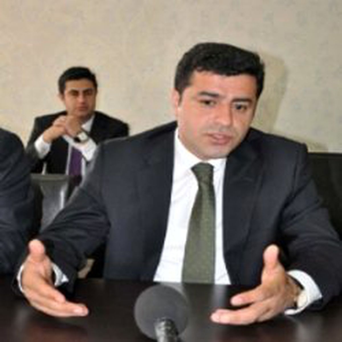 Demirtaş: Başbakan'ın Çağrısını Değerlendireceğiz