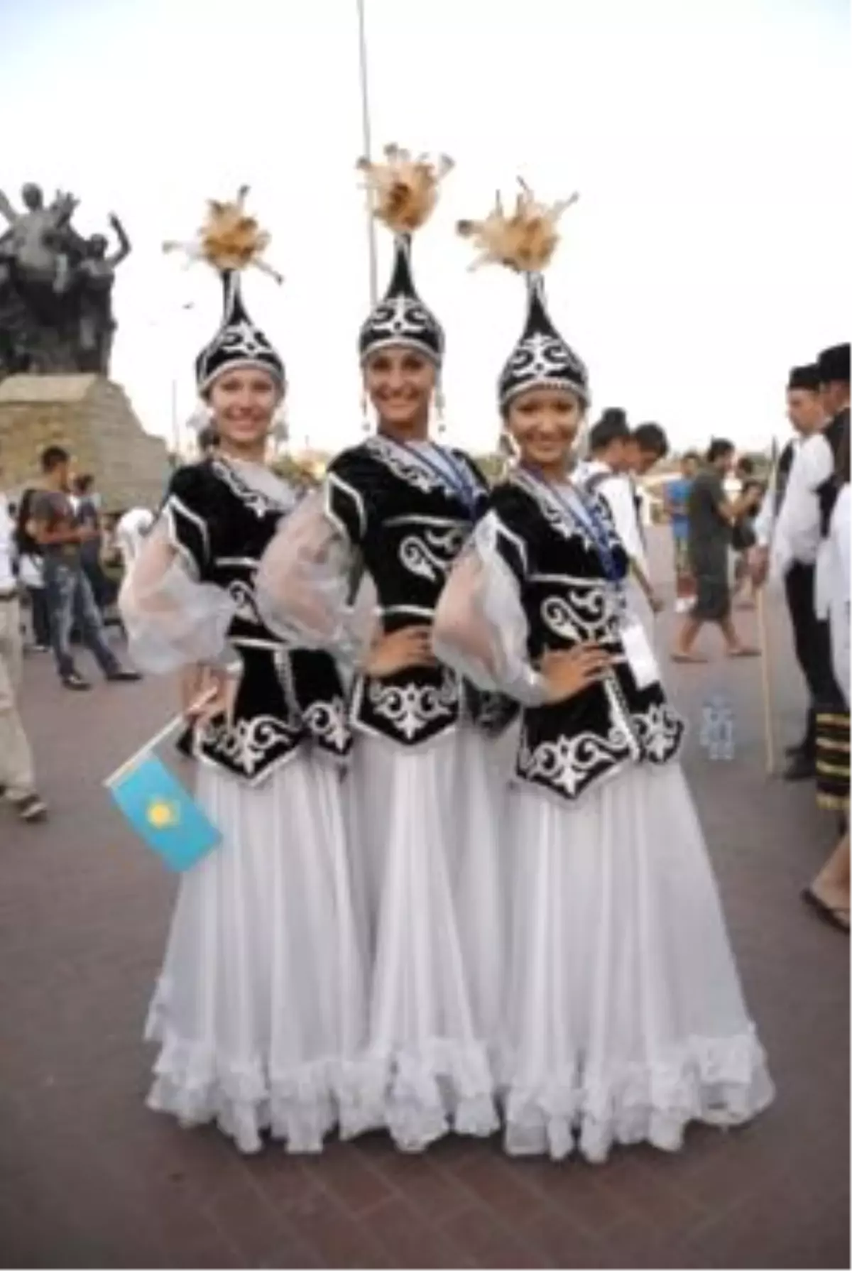 Yurtkur 50\'nci Yıl Danslarla Kutladı