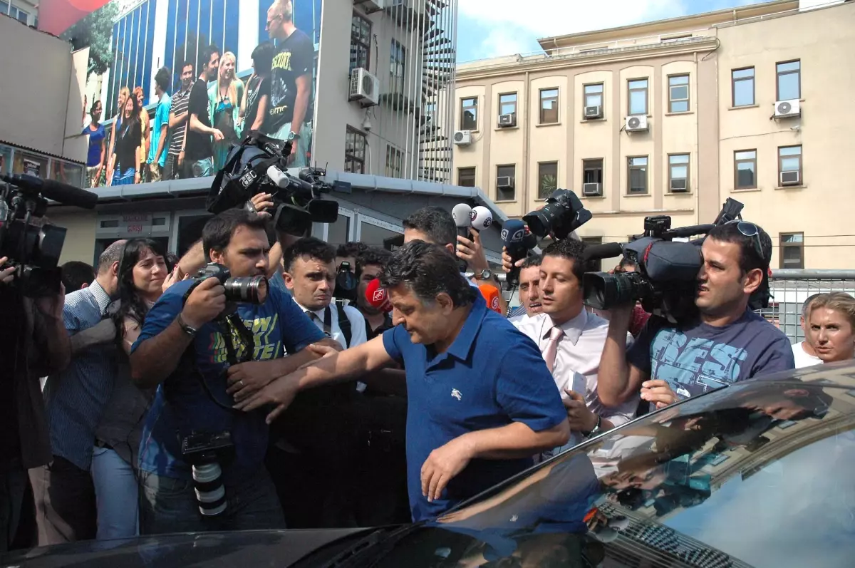 Yılmaz Vural Adliye Çıkışında Basın Mensuplarına Tepki Gösterdi