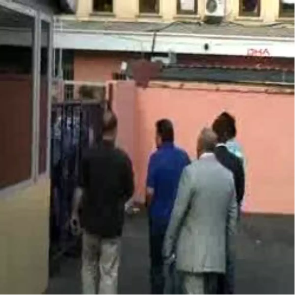 \'Defolun Terbiyesizler\'