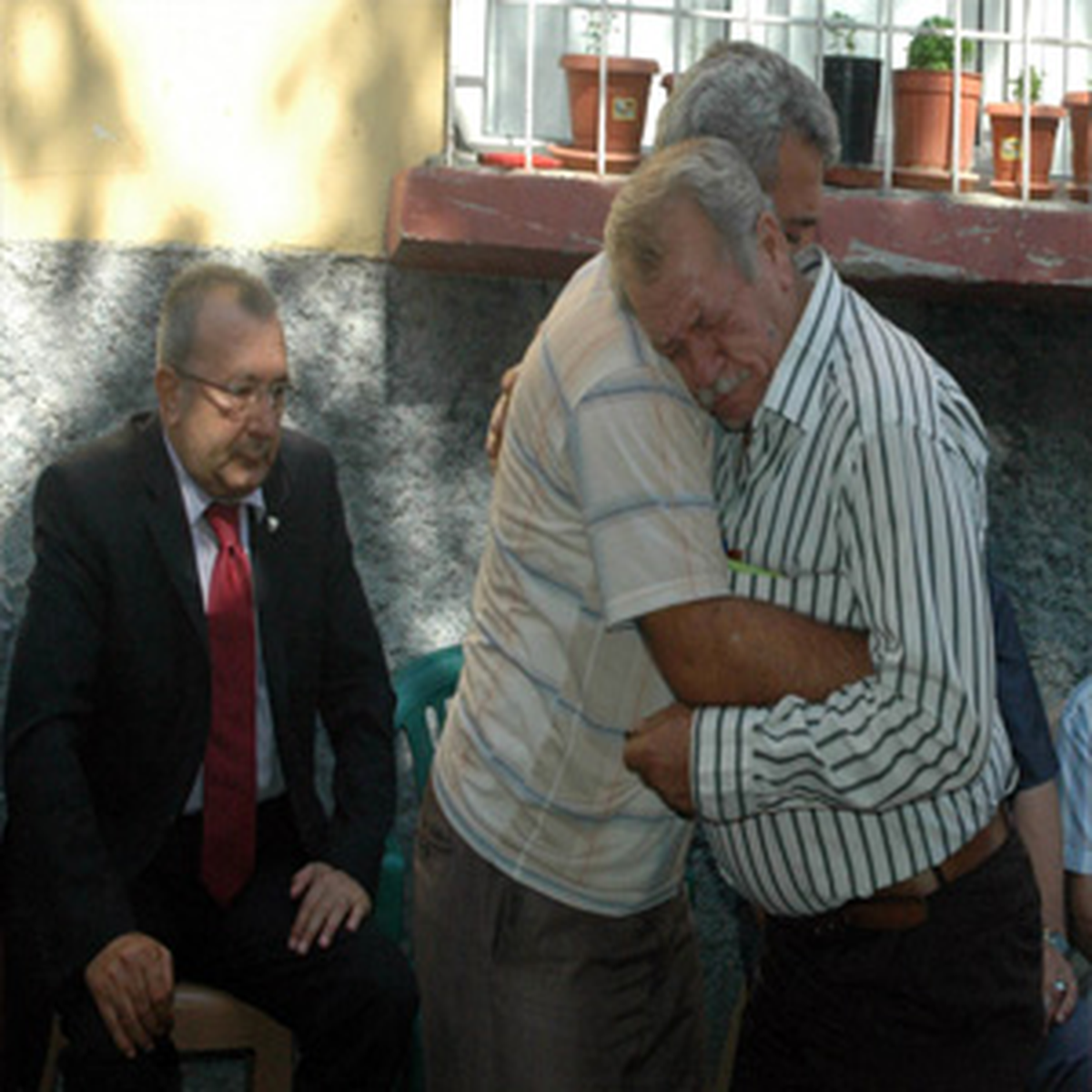 Sehit Evine Ateş Düştü