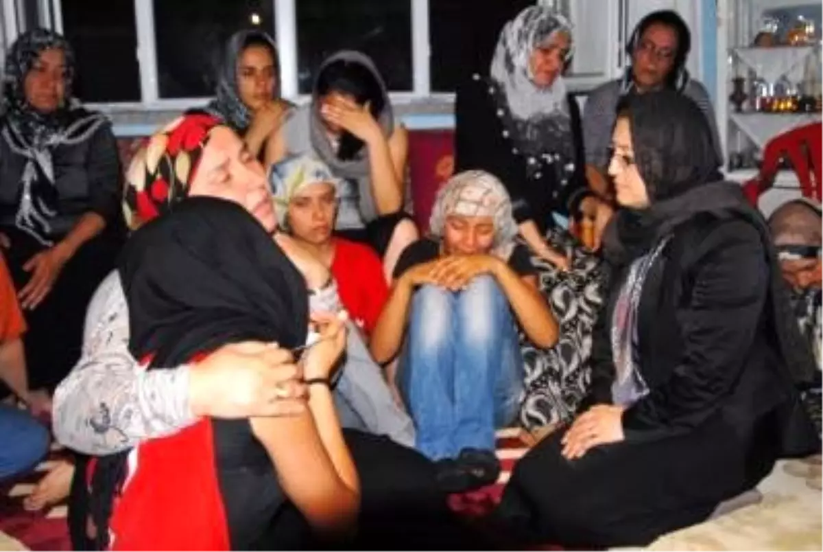 Bakan Şahin, Nizip'li Şehitin Evini Ziyaret Etti