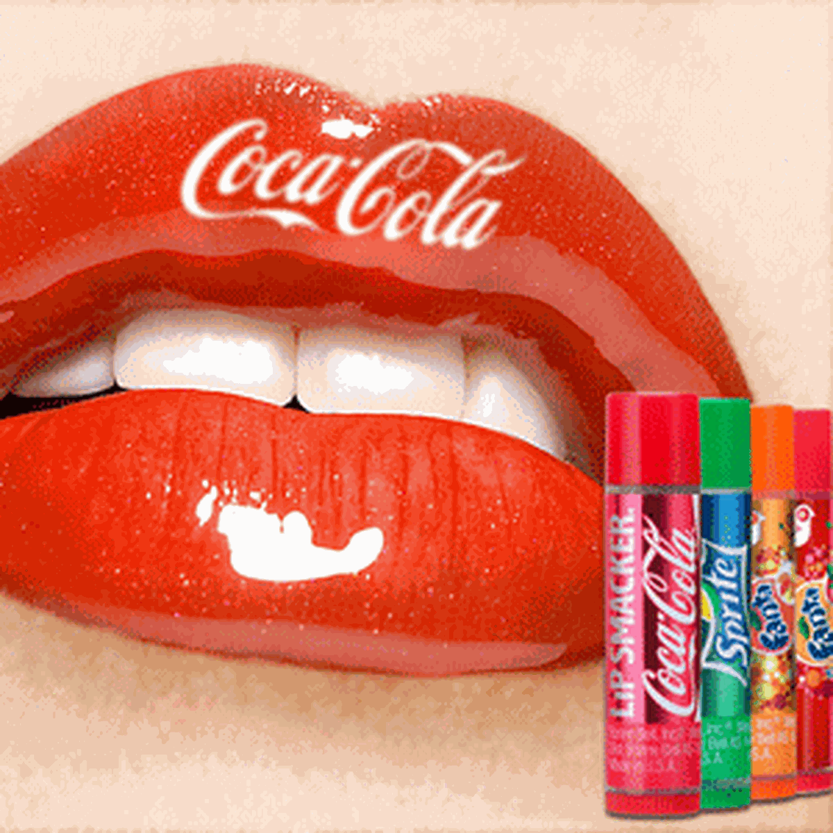 Kulaklarda Rock Müzik, Dudaklarda Coca-Cola Lip Smacker!