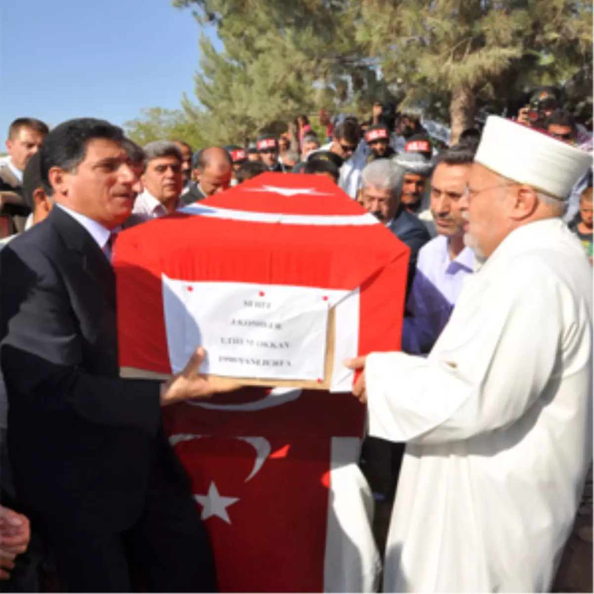 Şehitler Son Yolculuklarına Uğurlanıyor