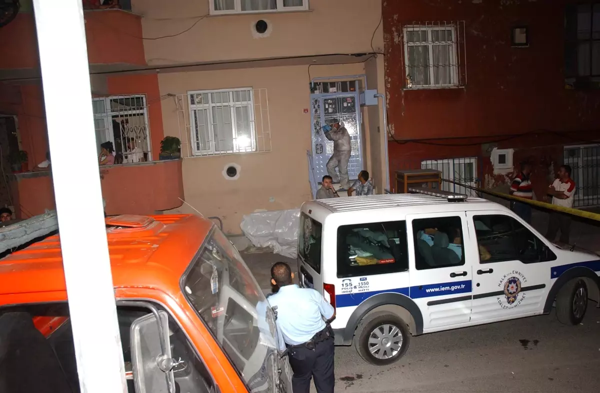 Mutfak Tezgahı Altında Ceset Çıktı