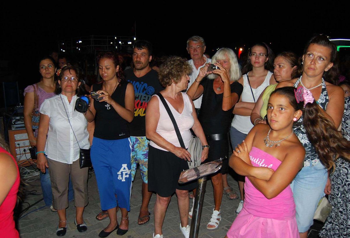 Cunda Konseri Yarıda Kesildi