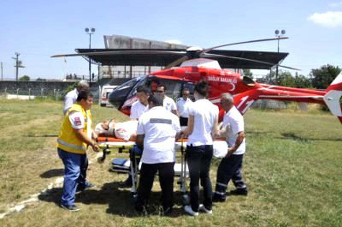 Yaralı Sürücünün Yardımına Helikopter Ambulans Yetişti