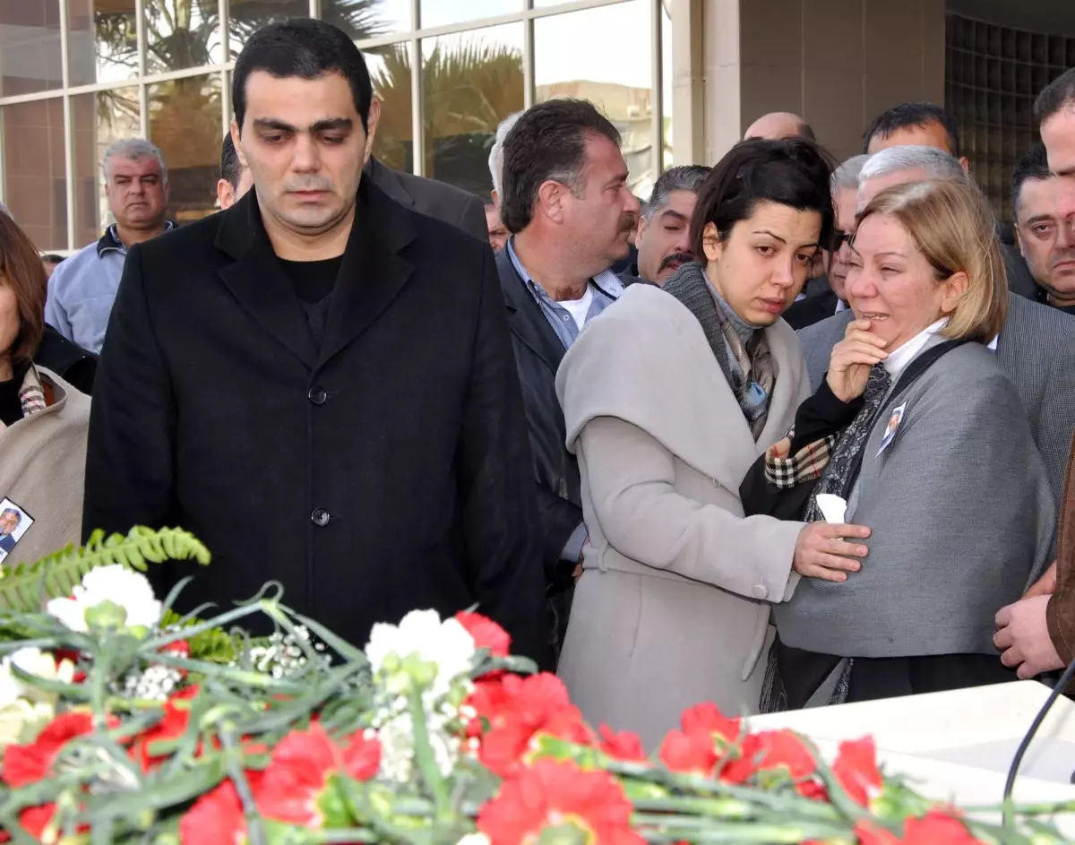 "Amcam Kucak Açar Gibi Yaptı, O Da Sıktı"