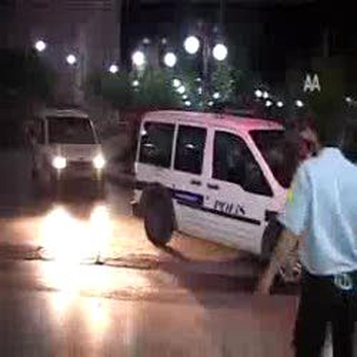 Düşen Taş Polisi Yaraladı
