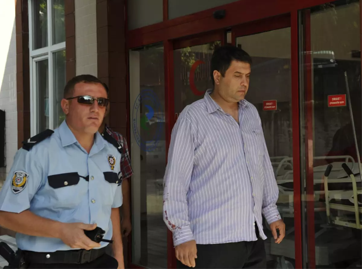 Müdür Yardımcısı, Tartıştığı Emekliyi Çay Kupası İle Ağır Yaraladı