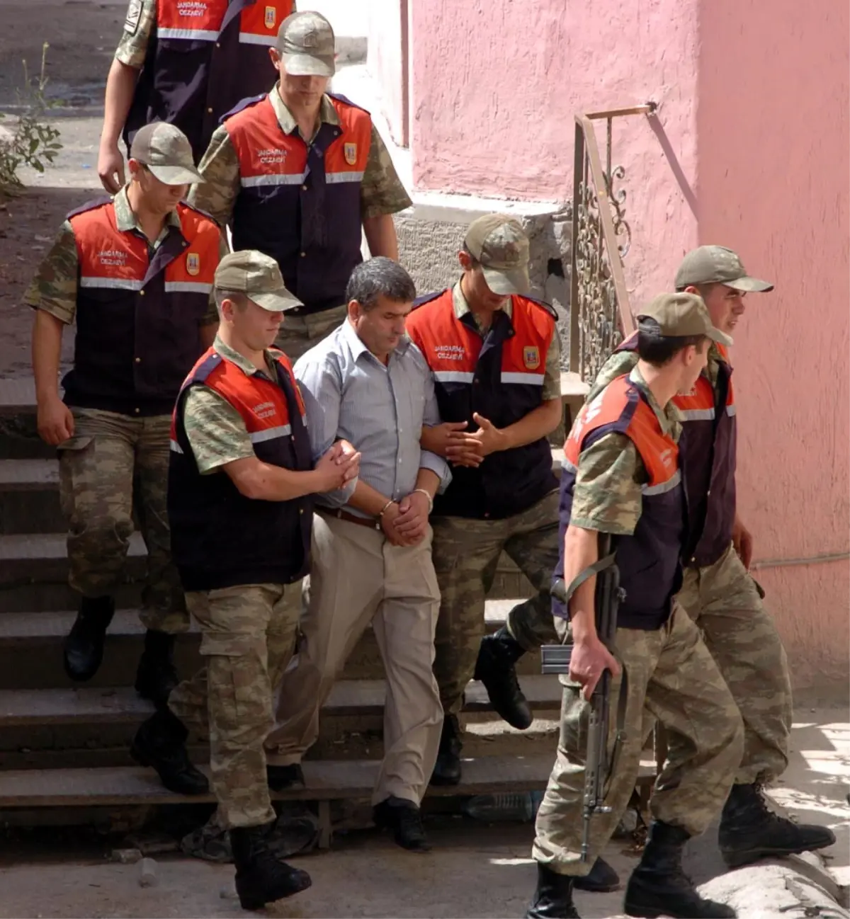 Şemdinli Davası\'nda Büyükanıt ve 3 Komutana Suç Duyurusu