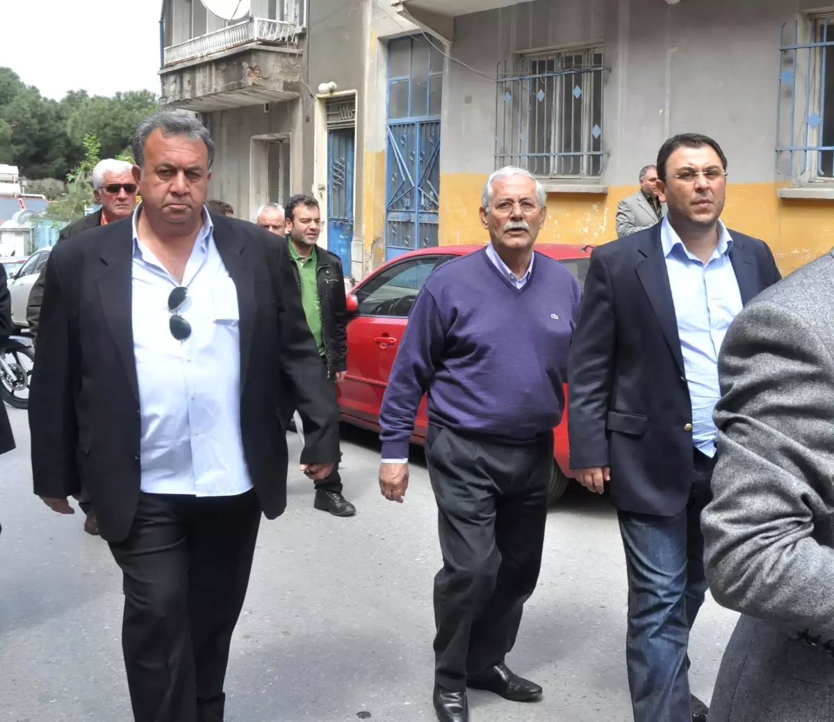 İzmir\'de Akaryakıt İstasyonunu Basanlar, Sakarya\'da Havuzlu Villada Yakalandı