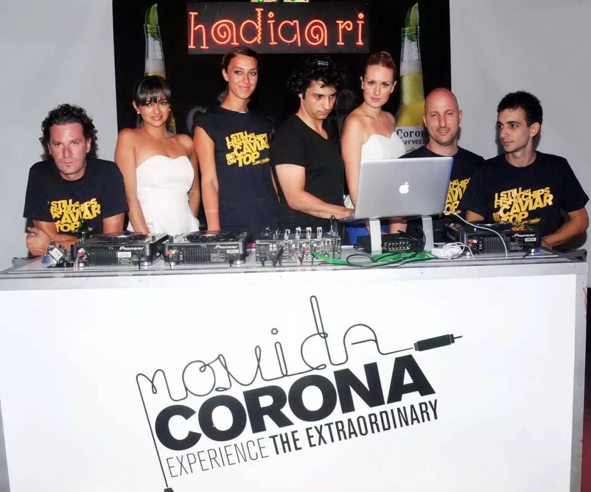 Dj\'ler Yarıştı, Turistler Doyasıya Dans Etti