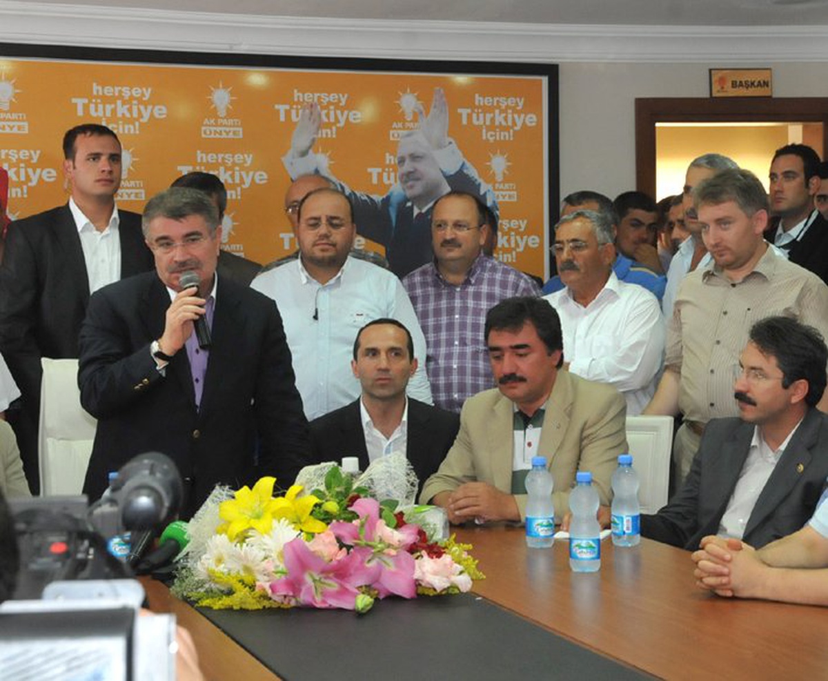 İçişleri Bakanı Şahin, Köylülerle Kahvaltı Yaptı (2)