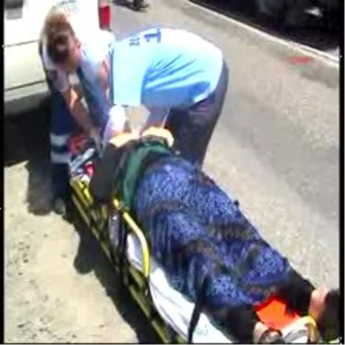 Otomobiller Çarpıştı: 1 Ölü, 13 Yaralı