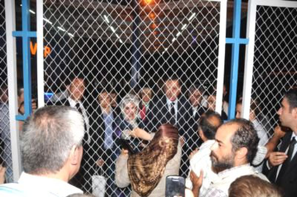 Başbakan'a Hemşehri İltifatı: Seni Anzer Balı Gibi Seviyorum (2)