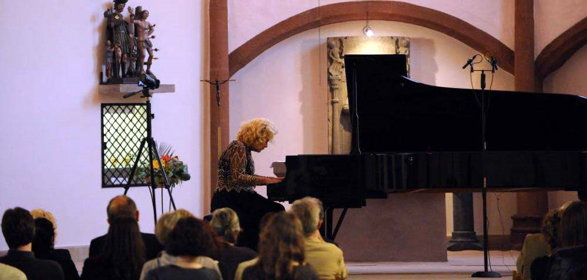 Gülsin Onay, Lüksemburg'u Fethetti
