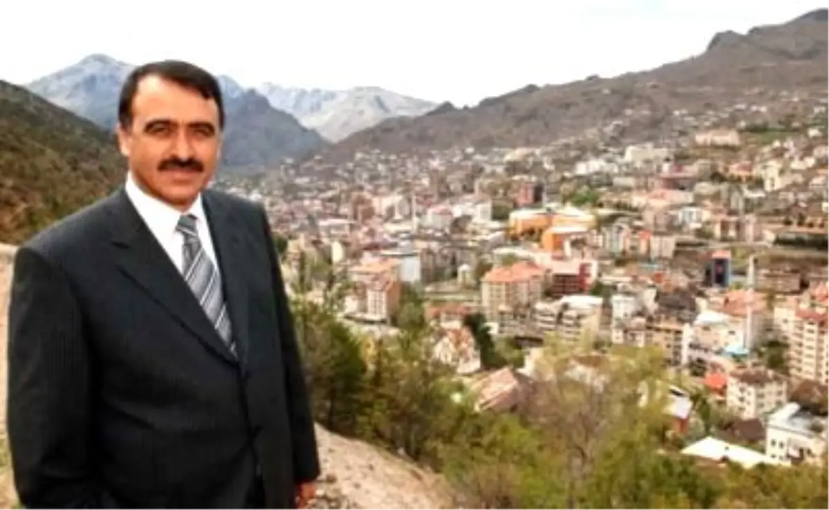 Belediye Başkanına Bıçaklı Saldırı