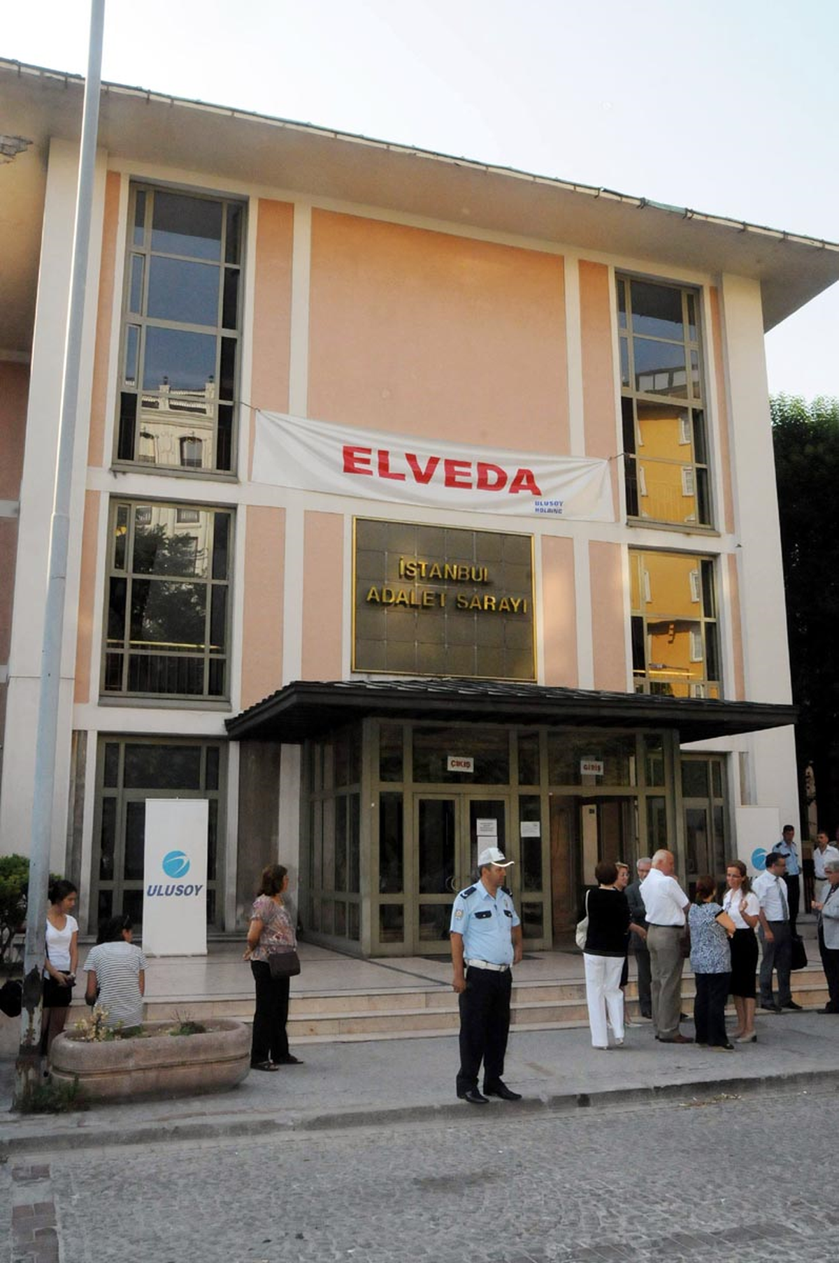 İstanbul Adliyesi'ne Elveda