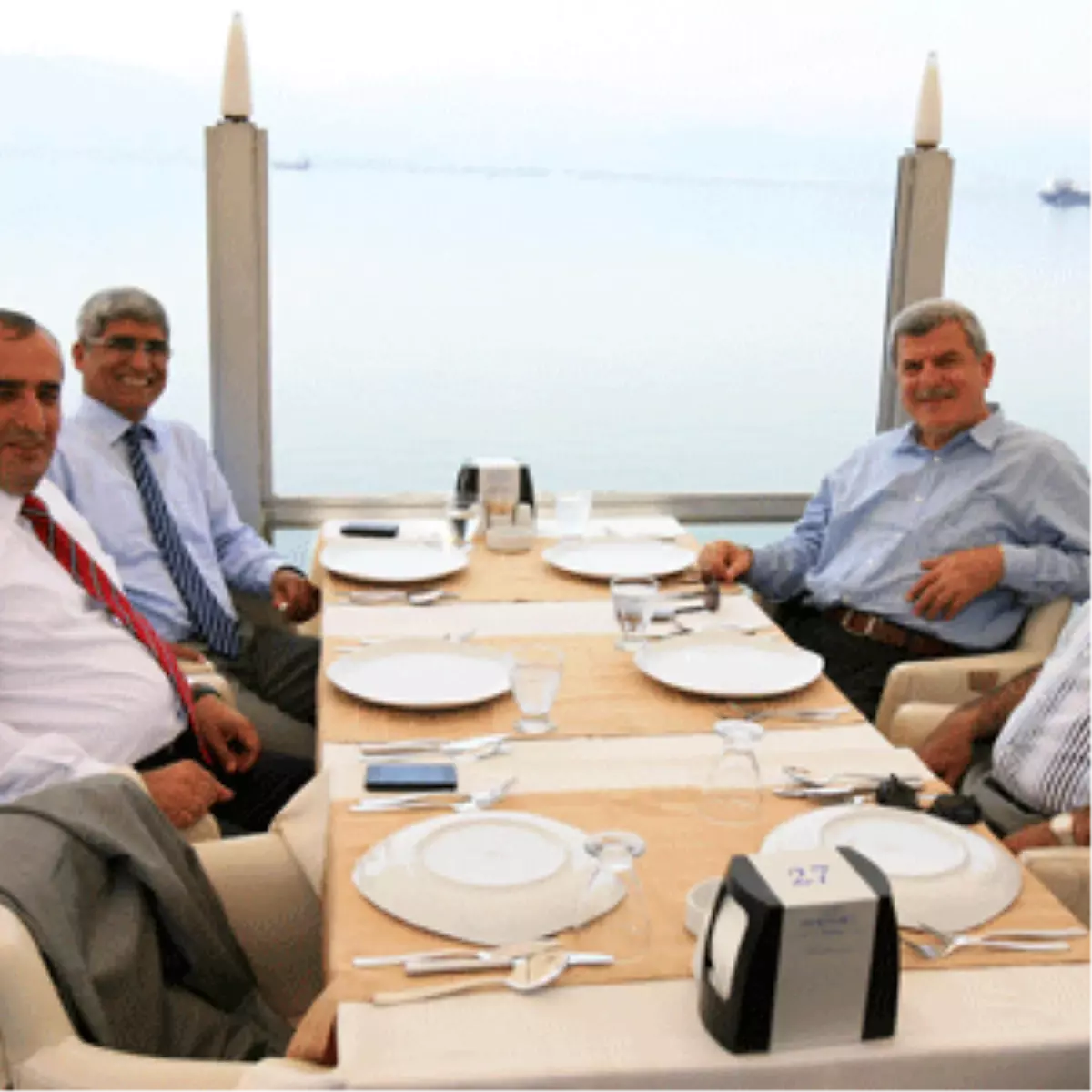 
CHP\'li Vekillerle Sekapark\'ta Yemek