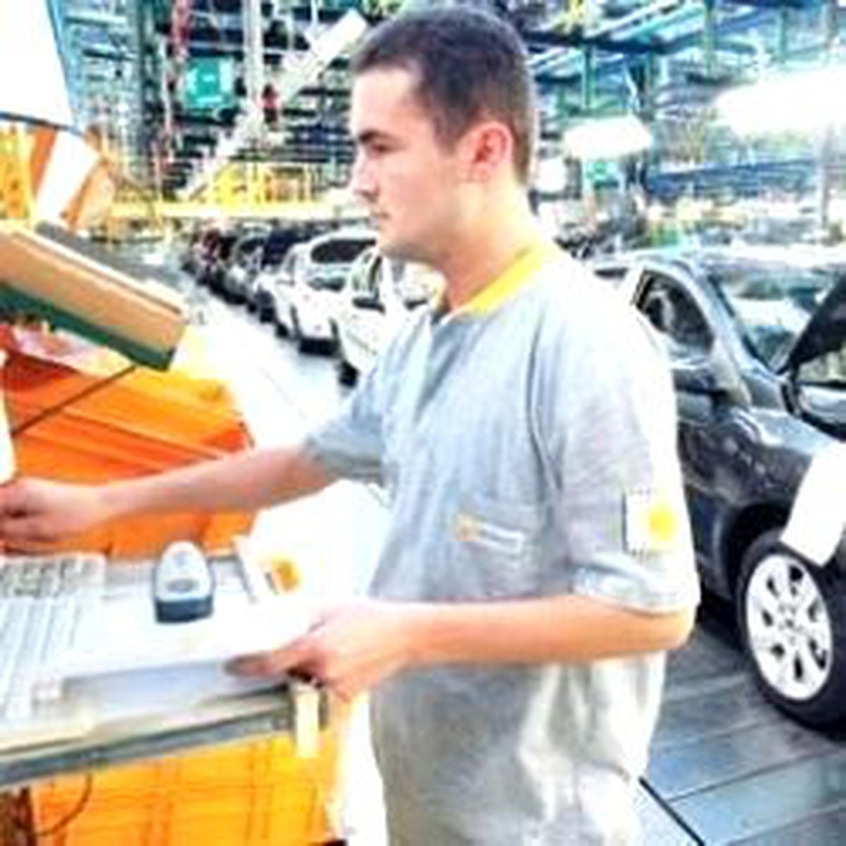 Türkiye'de 13 Yerli Otomobil, 526 İthal Modele Kafa Tutuyor