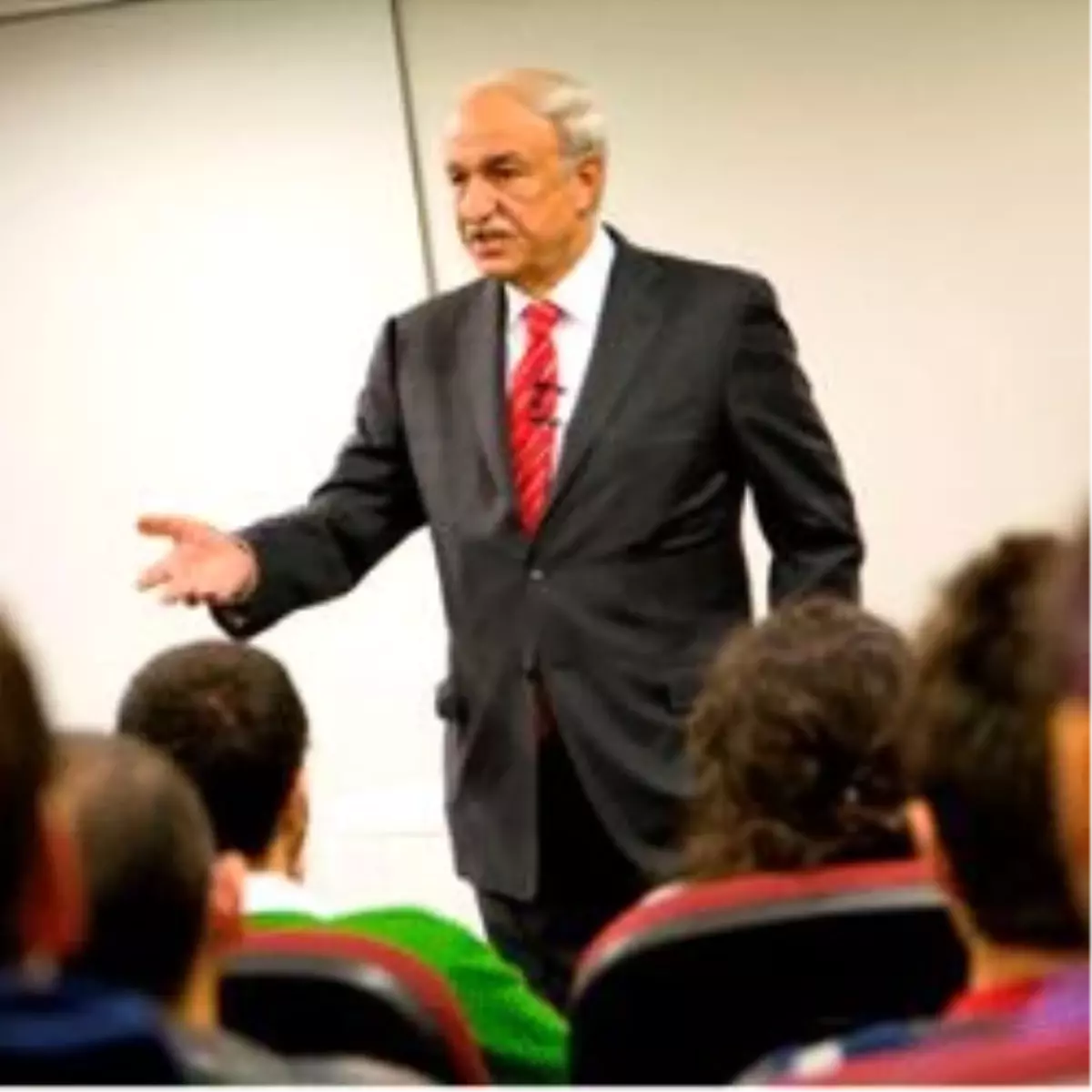 Hüsnü Özyeğin, Üniversite Adaylarıyla Buluşuyor