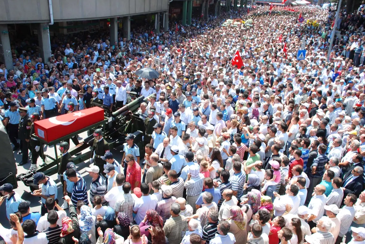 Şehit Töreninde Alkışa Tepki