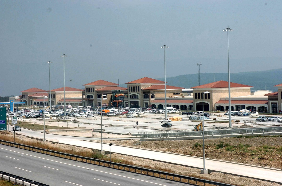 Avrupa'nın En Büyük Otoyol Tesisi Açıldı