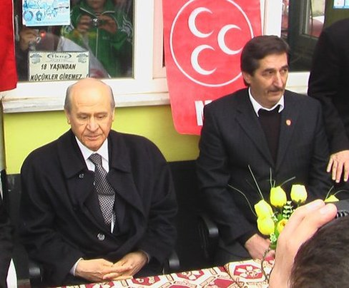 Bahçeli, Bu Camiiye 100 Bin TL Gönderdi