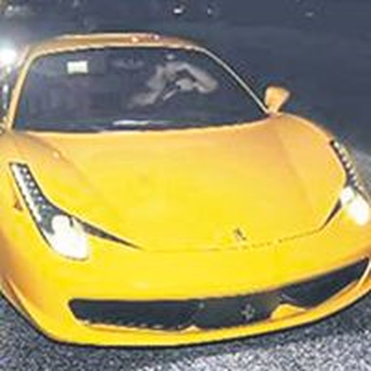 Otomobilleri Altıladı