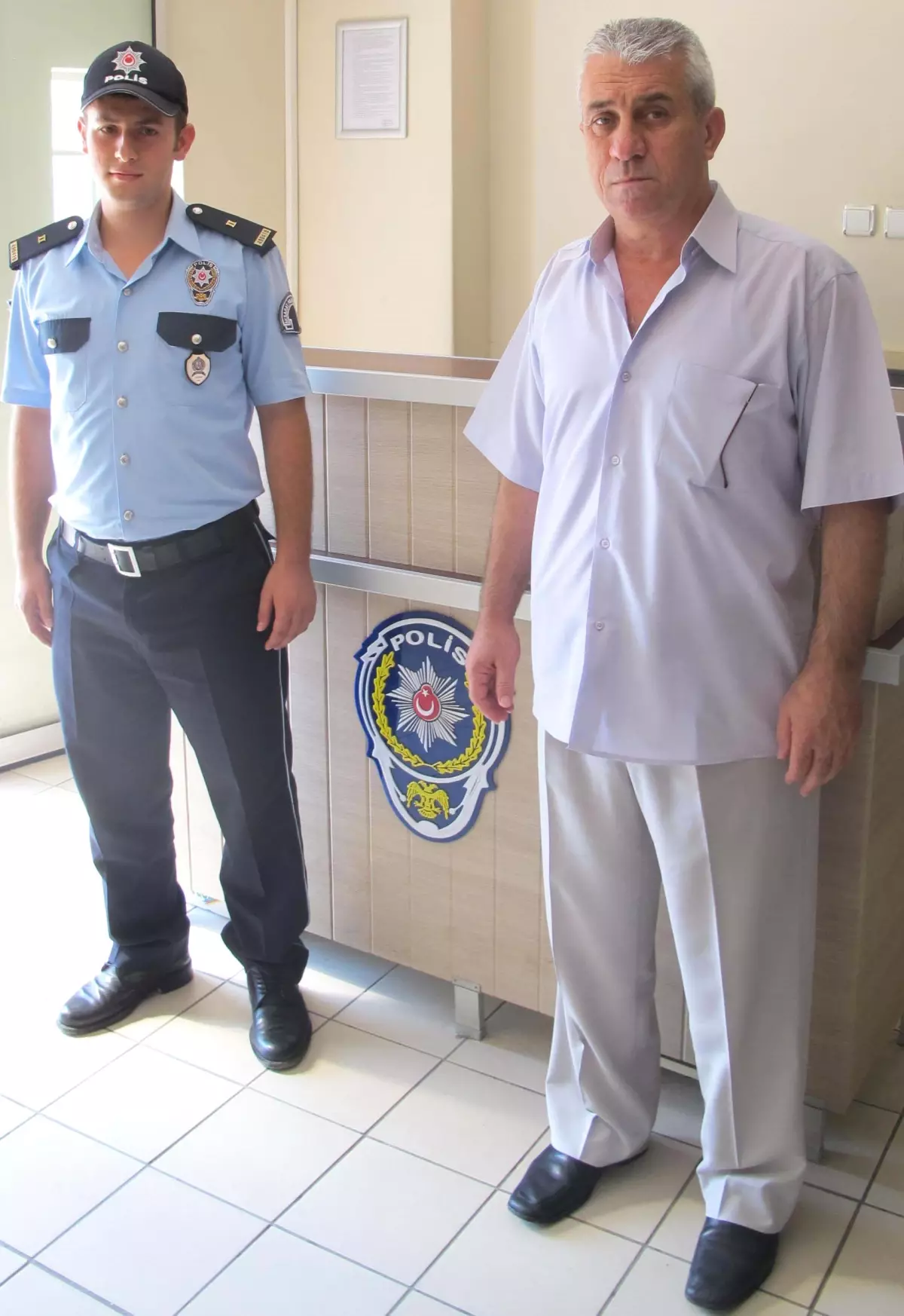 Stajyer Polis, Polis Babasıyla Aynı Karakolda