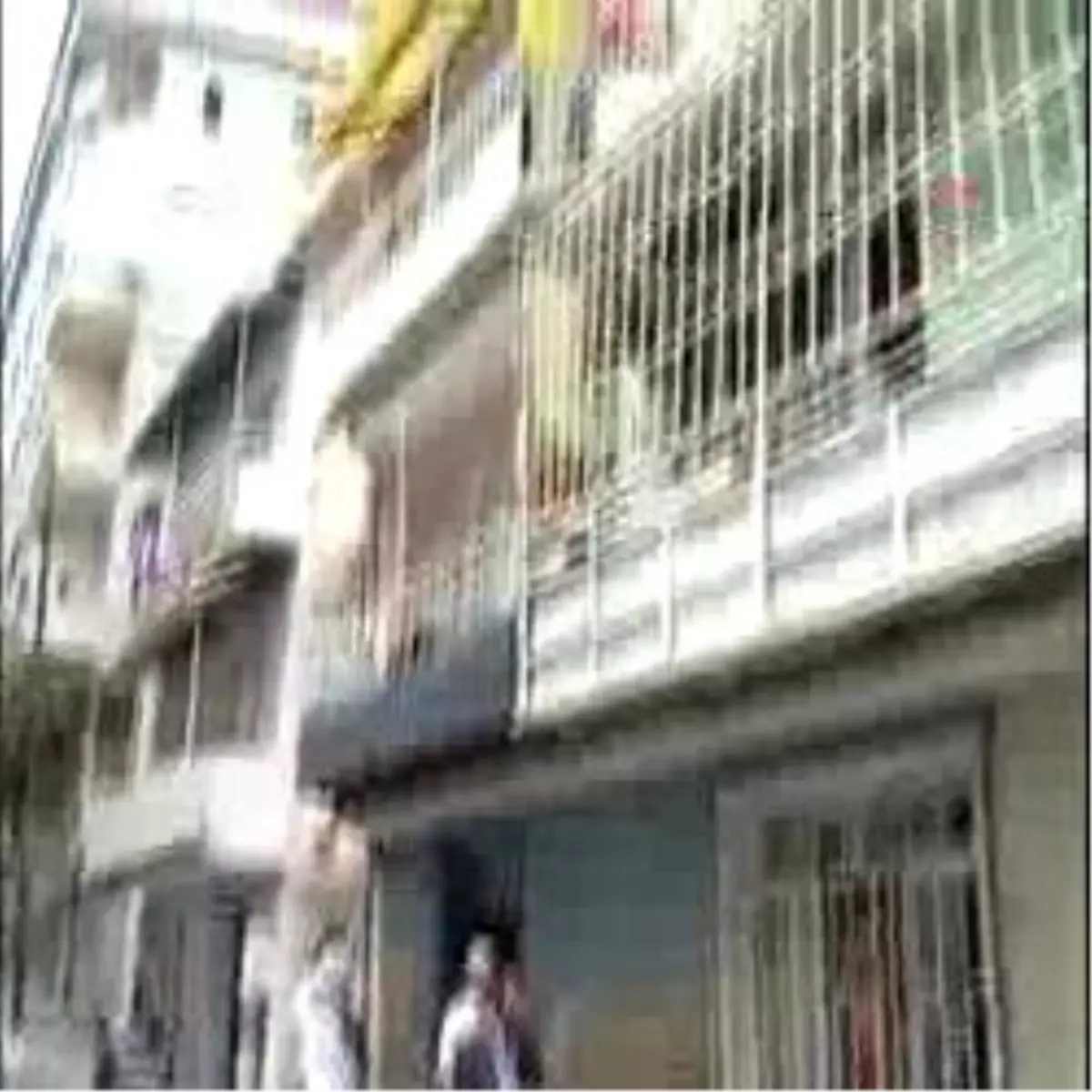 95 Yaşındaki Annesini Demir Çubukla Döverek Öldürdü