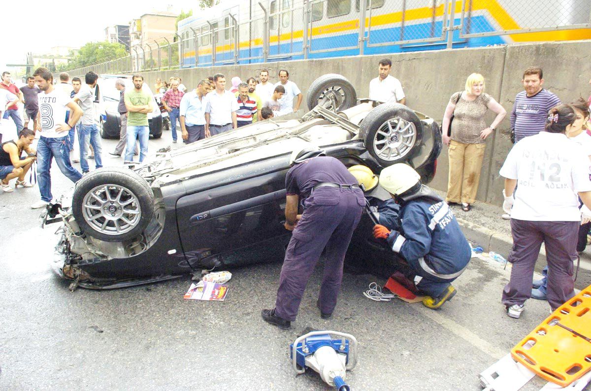 Bu Otomobilden Sağ Çıktı