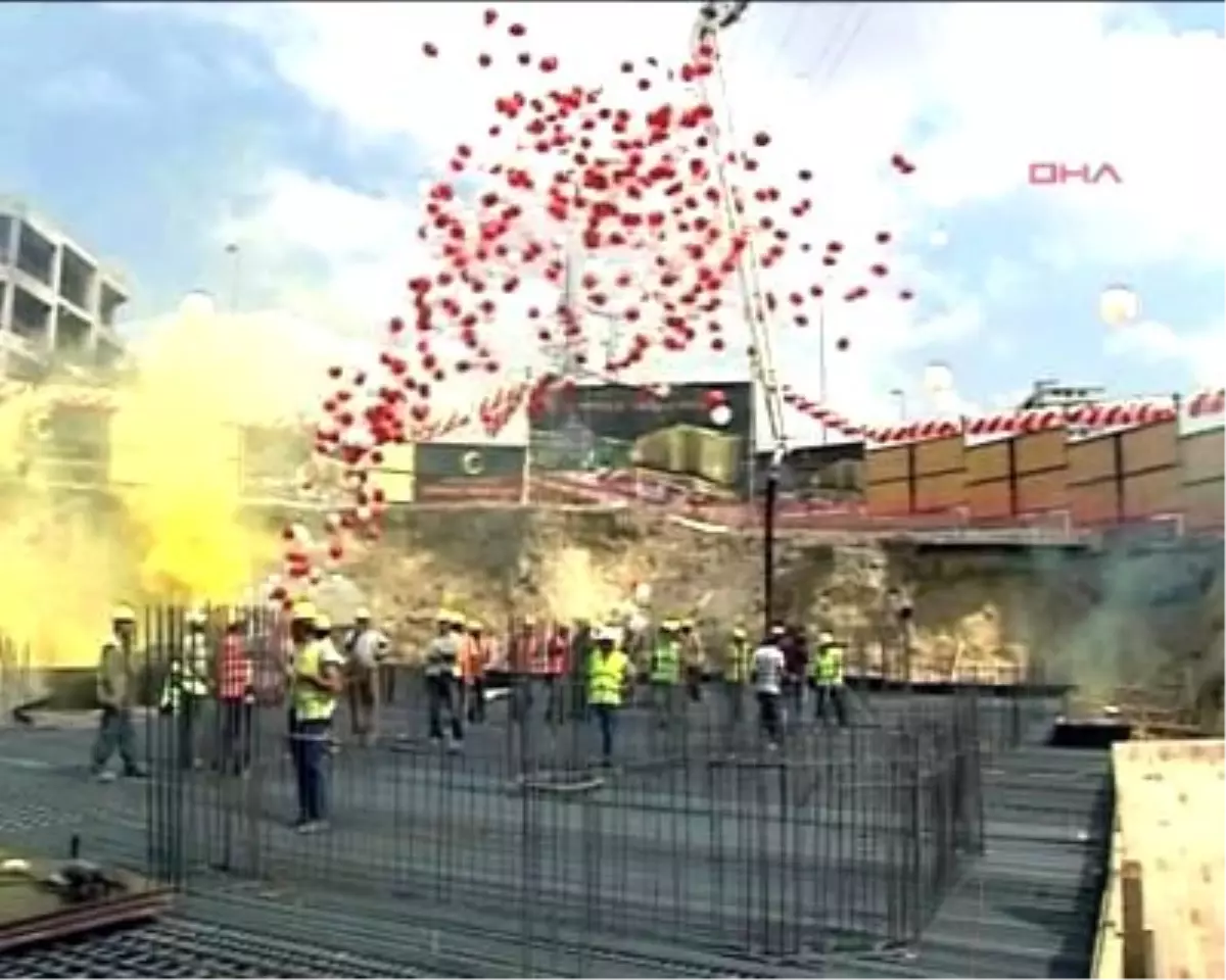 Mega Center Caprice Gold Cami\'nin Temeli Atıldı