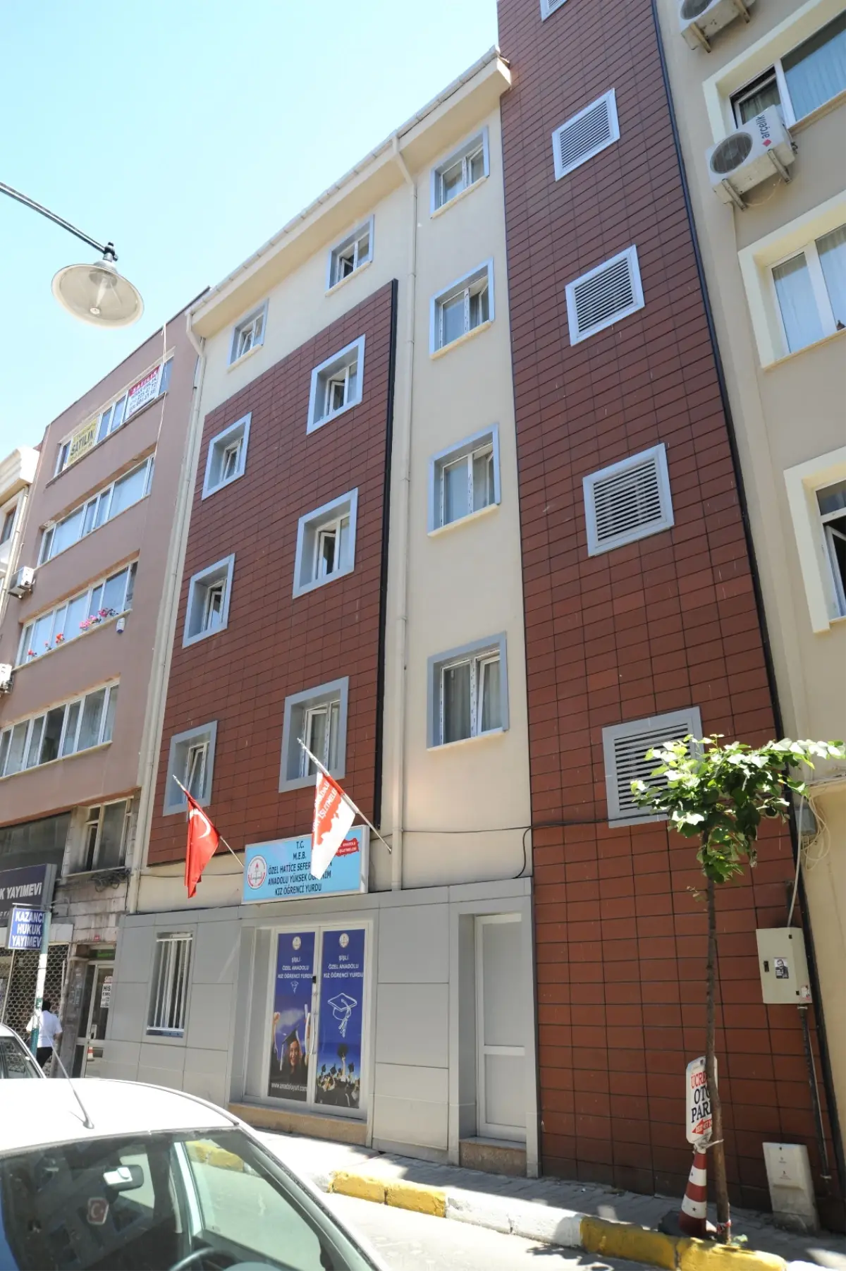 Yoğun İstek Üzerinen Anadolu Yüksek Öğrenim Öğrenci Yurtlarının
Üçüncüsü Açıldı
