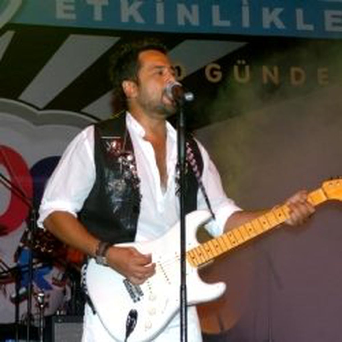 Kayseri'den Emre Altuğ Geçti
