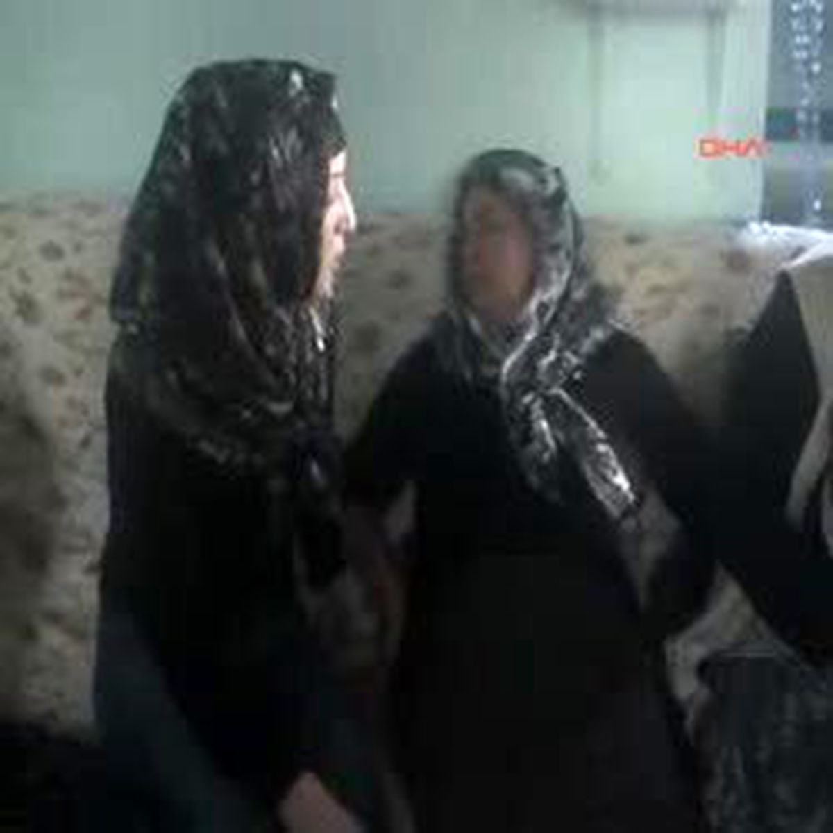 Kayseri Şehidine Ağlıyor