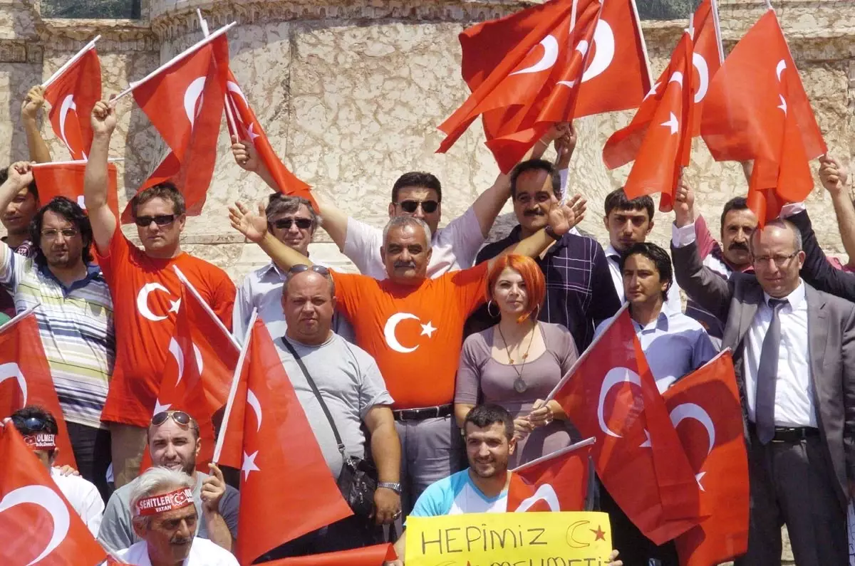 Taksim\'de Terör Protestosu