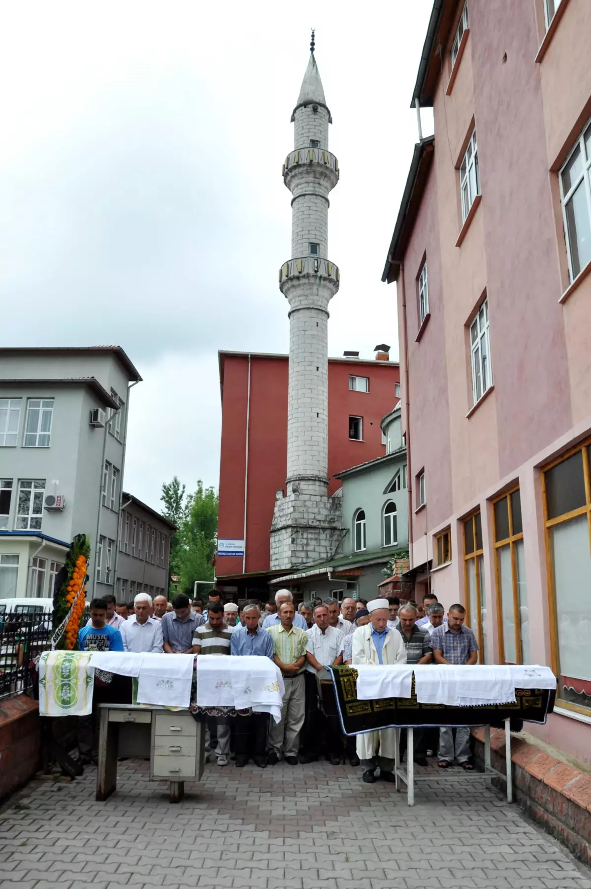 Arazi Kavgasında Ölen Çift Toprağa Verildi