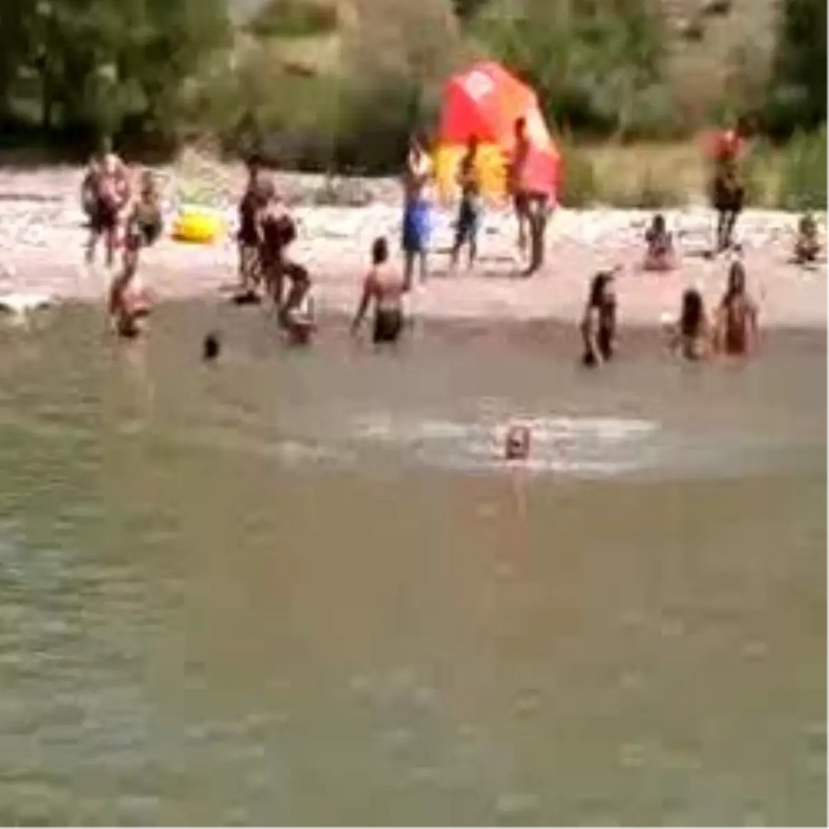 Burası Akdeniz Sahilleri Değil, Tunceli