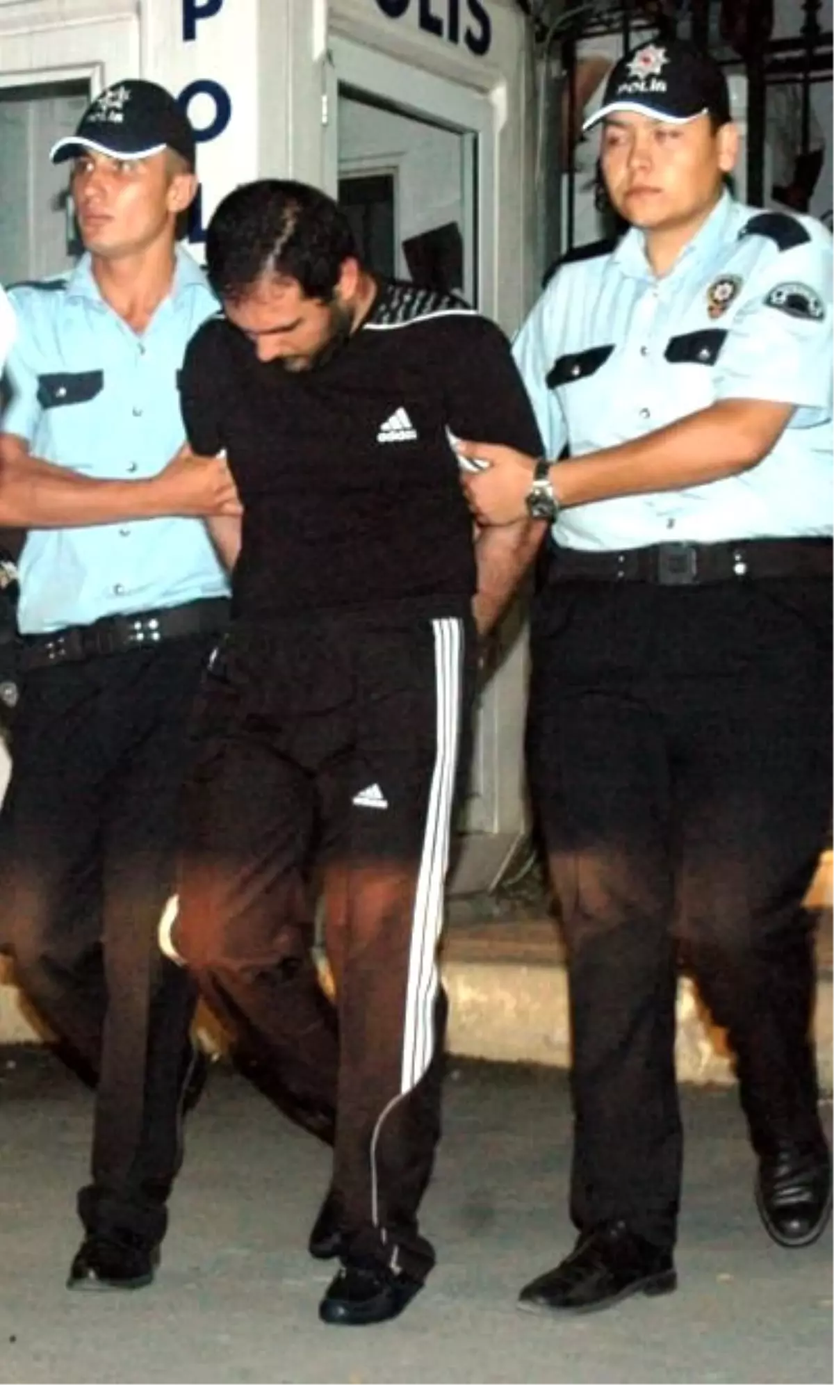 Face\'de Tanıştığı Travestiyi Öldürdü